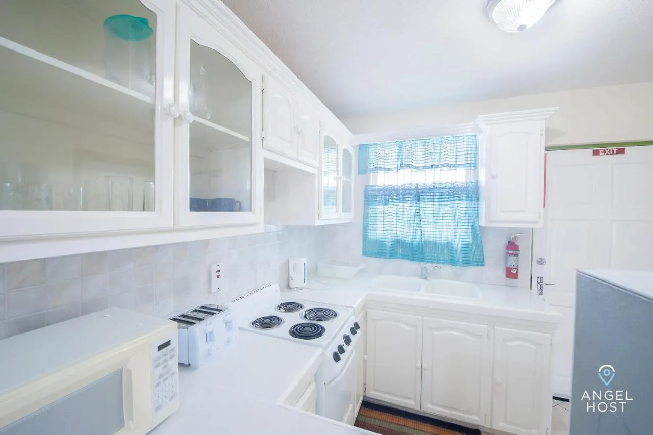 Providence Apt With Private Veranda Near Best Beaches Apartment Christ Church 0*,